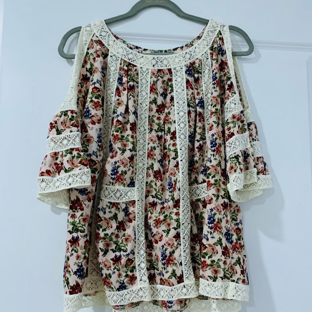 BOHO Floral and Lace Top